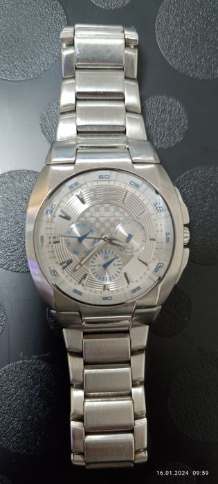 Часовник ,употребяван  Fossil