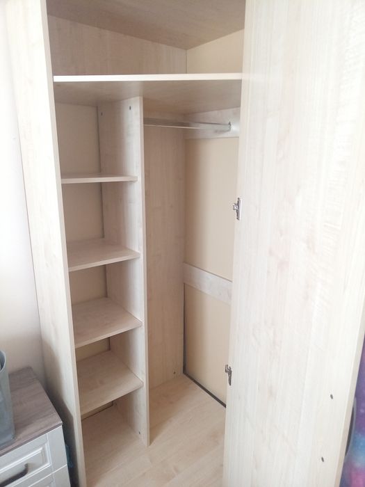 Продам шкаф с зеркалом