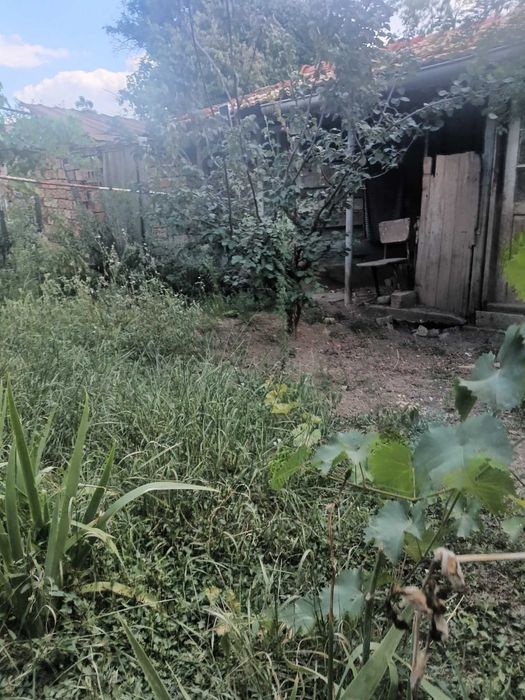 1842-Продава се двуетажна тухлена на гредоред къща в кв. Житница!