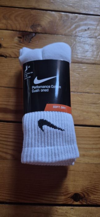 Nike бели чорапи