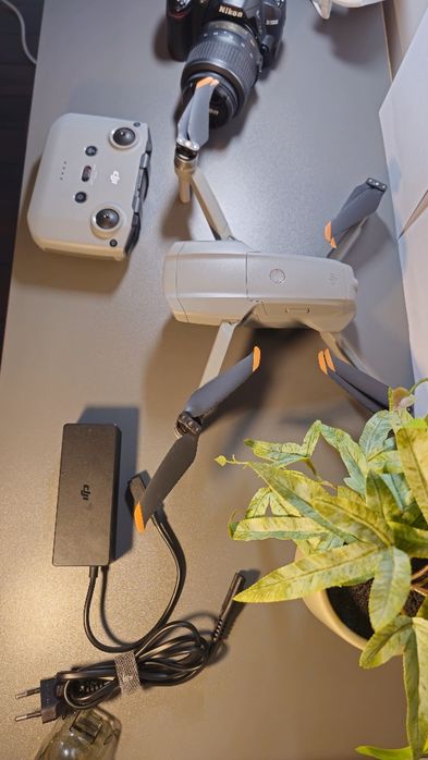 Vând drona dji mavic air 2