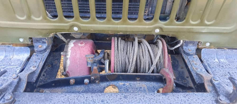 Gaz 66 sotiladi.