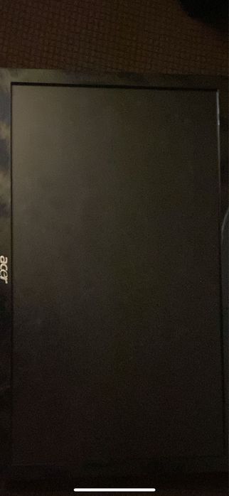 Продам монитор Acer из минусов там кабель вга а так все норм