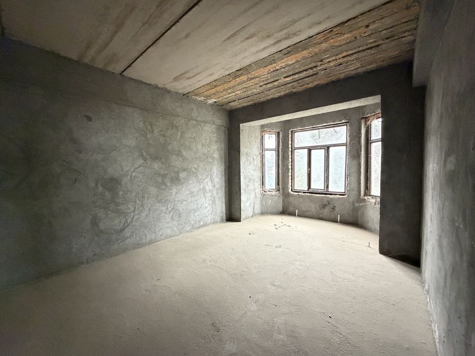 Kvartira sotiladi Gagarina 166m2