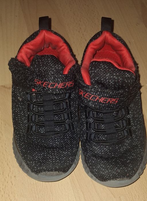 vand adidasi Skechers masura 28