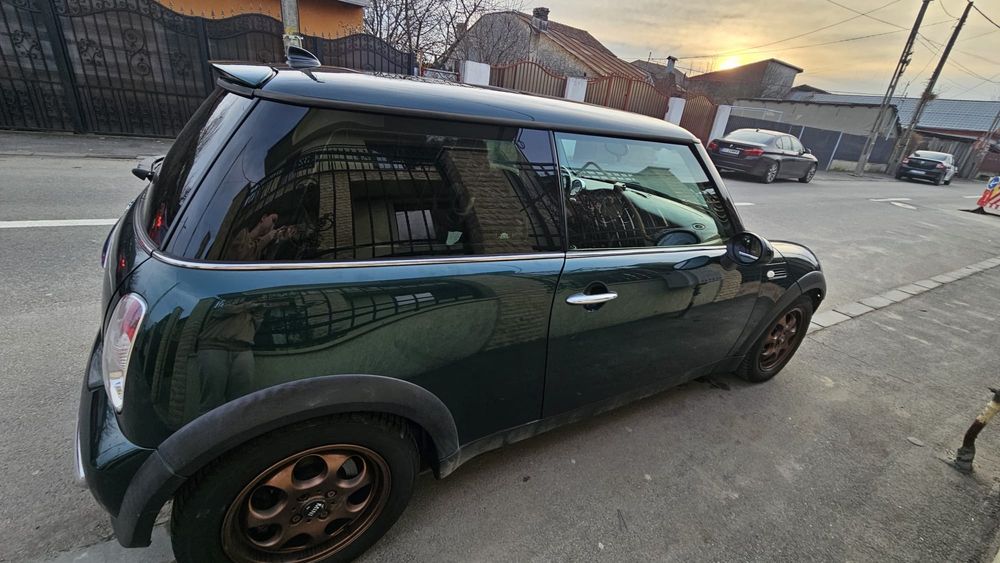 Mini Cooper - Chrome Edition (cu navigatie)