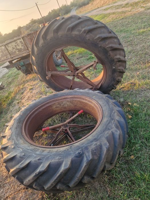 Vand sau schimb roti tractor r36