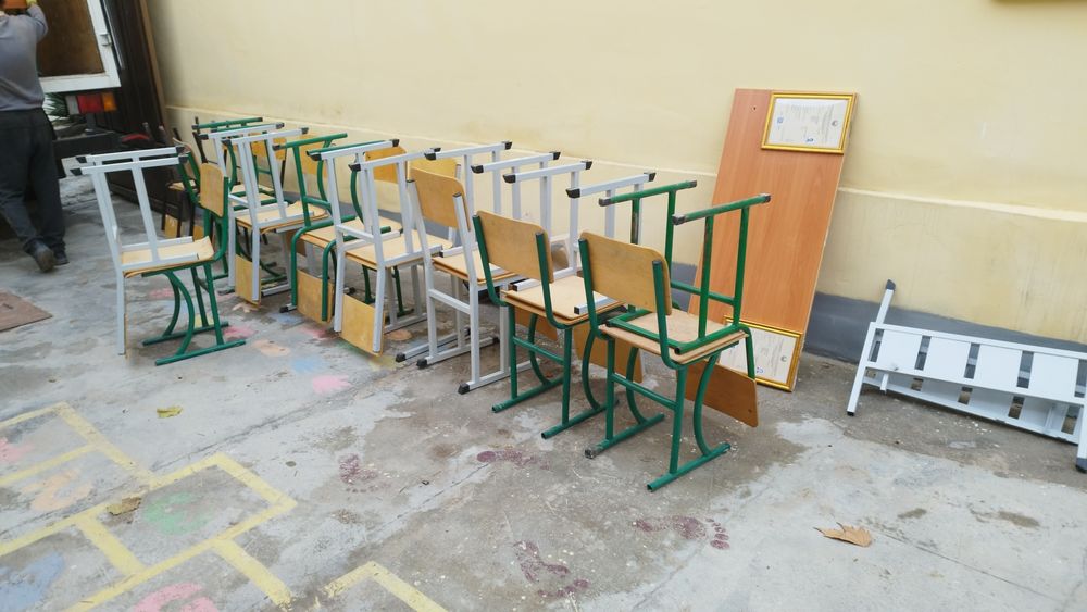 Продаются парты и стулья