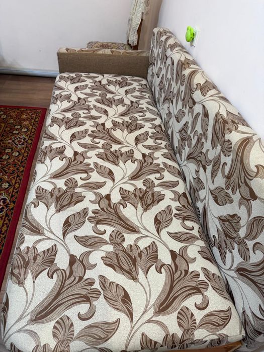 срочно продам диван