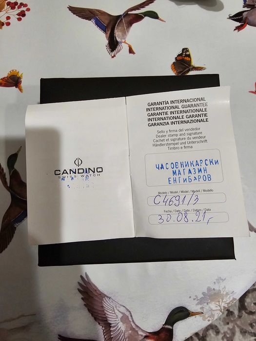 Продавам часовник Candino