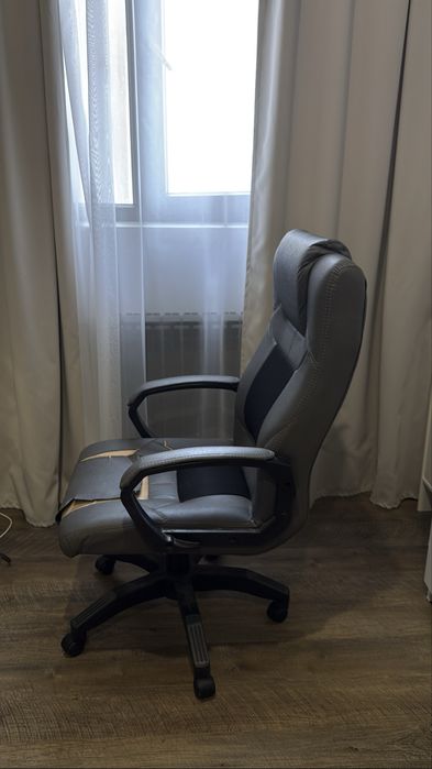 Продам компьютерный стул