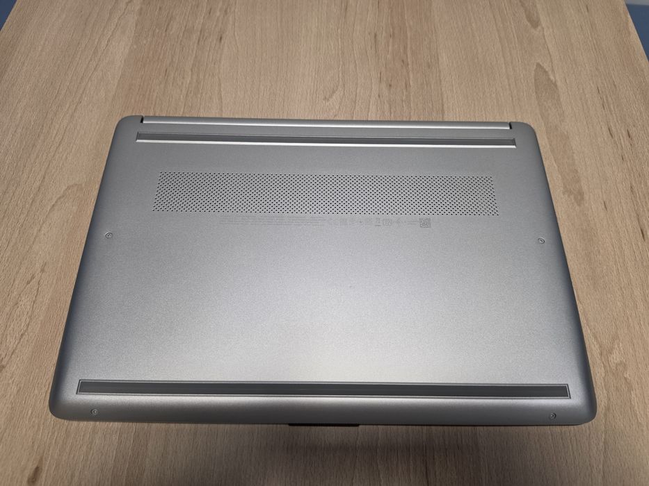Лаптоп HP 14s / i3-12th / 8GB Ram / 256 SSD