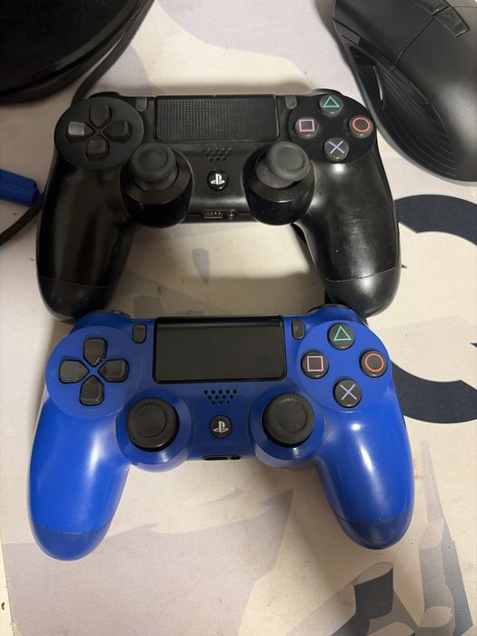 Vand 2 controlere ps4