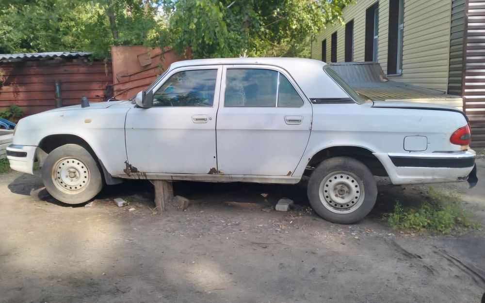 Автомобиль ГАЗ 31105