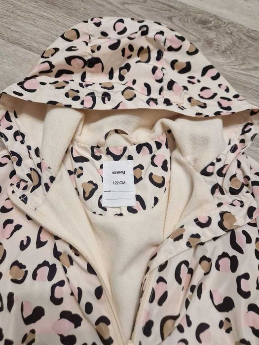 Geacă fete 122 cm Sinsay, stare foarte bună cu model leopard