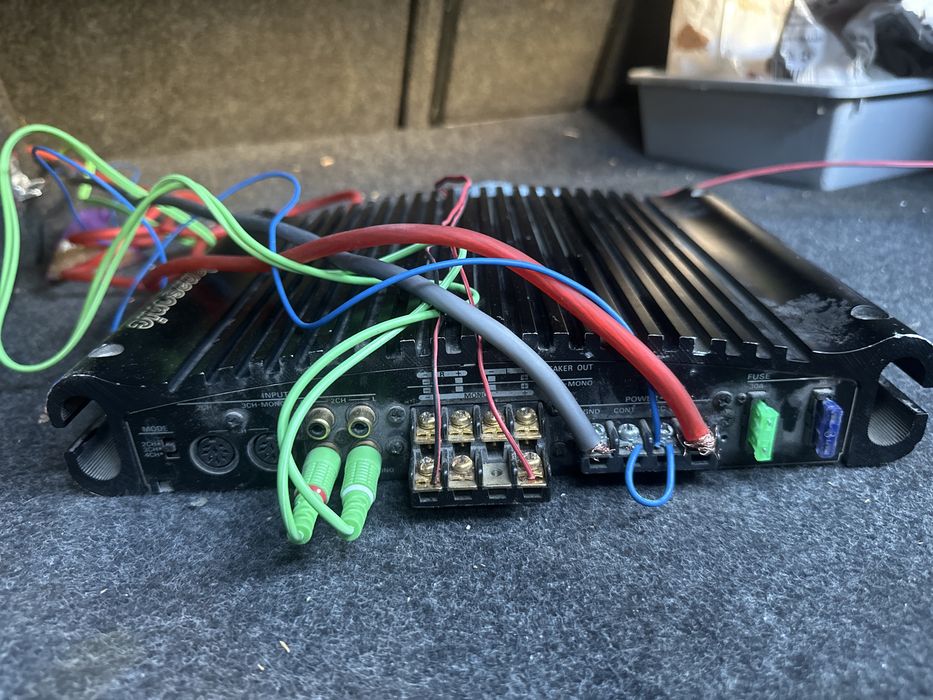 Vand statie + incinta subwoofer( boxa defecta)