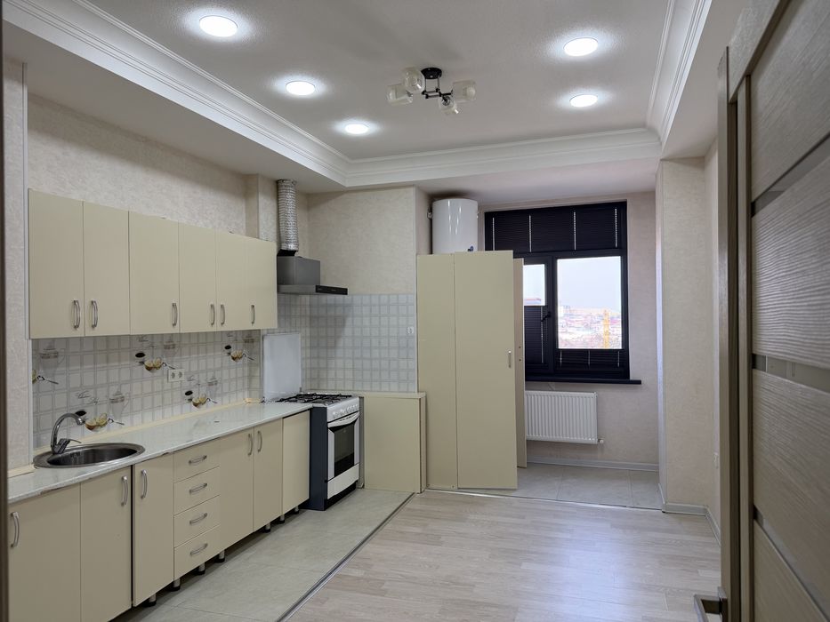 Аренда 3 х комнатный квартира новостройки