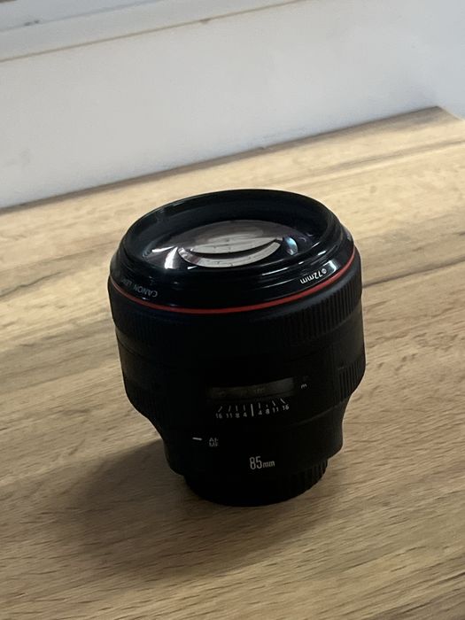 Canon EF 85mm f/1.2L II USM