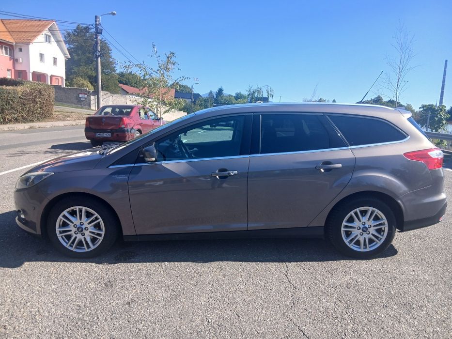 FORD Focus 2013 — imagine 3