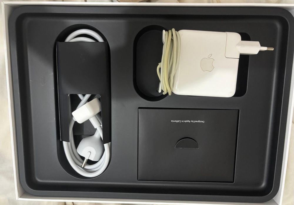 MacBook Pro 13” Early 2015 – i5 2.7GHz, 8GB RAM, SSD 128GB, Retina – Î