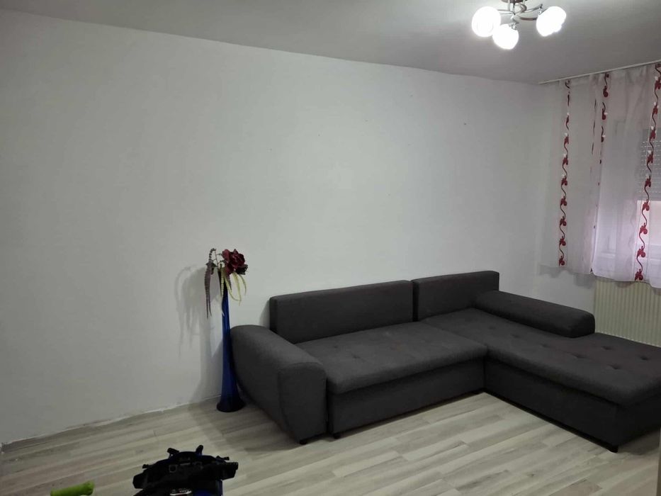 Vand apartament cu 2 camere