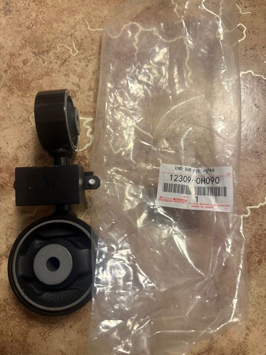 Опоры двигателя, подушки камри новые