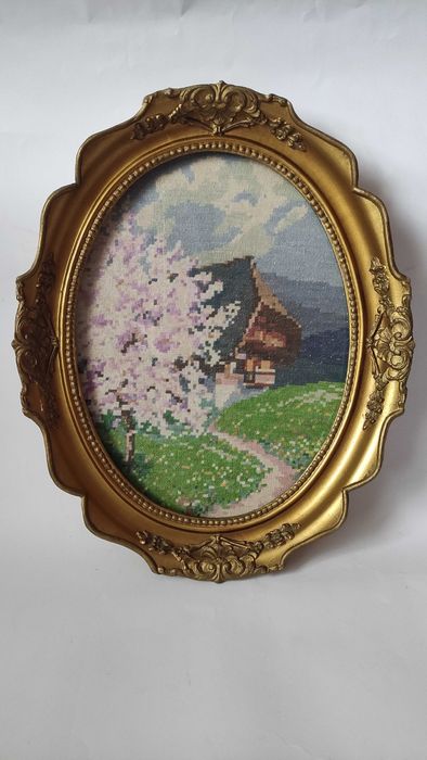 Овален гоблен в барокова рамка остъклен