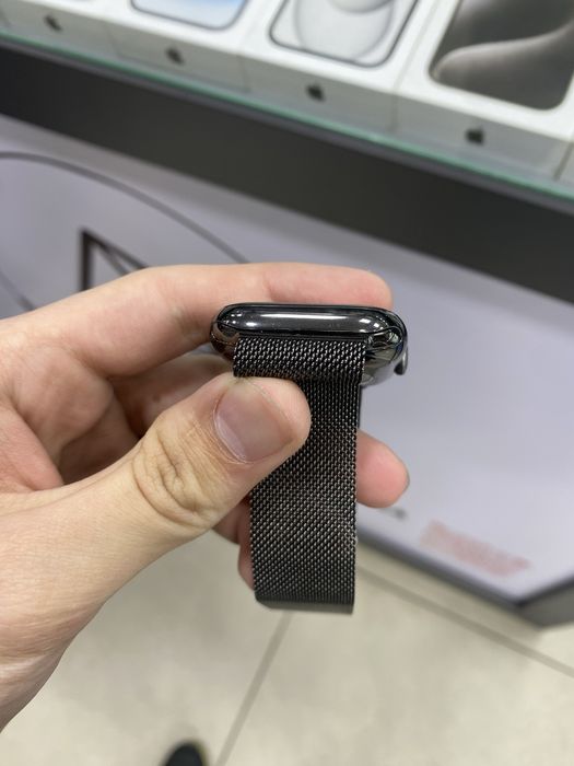 Apple Watch 9 45mm Milanese Loop!