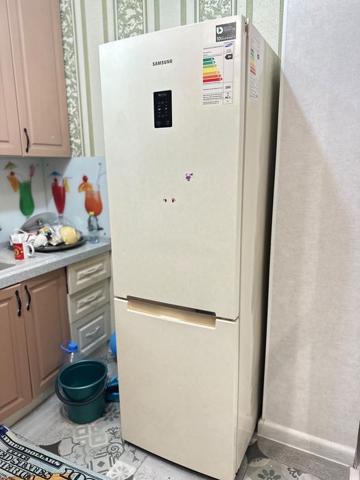 Продам Холодильник Samsung
