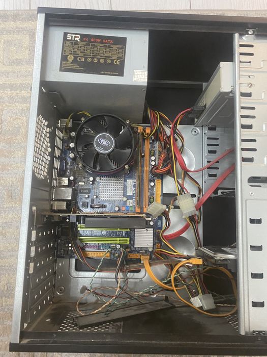 Рабочий офисный компьютер работает все