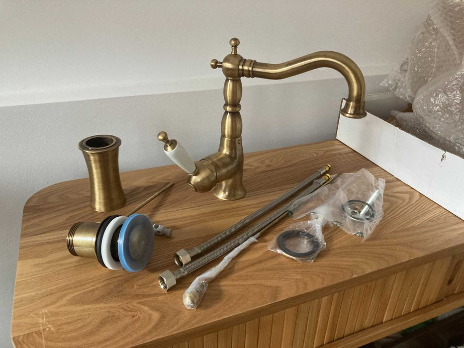 Baterie Canterbury monocomandă cu extensie pentru chiuvetă * NOU *