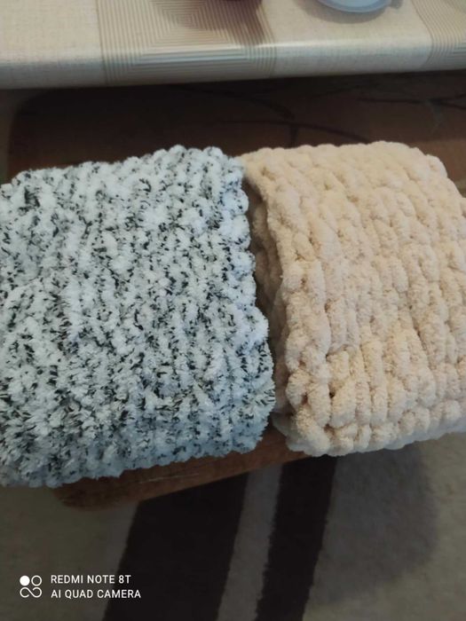 Ръчно плетени шапки и шалове