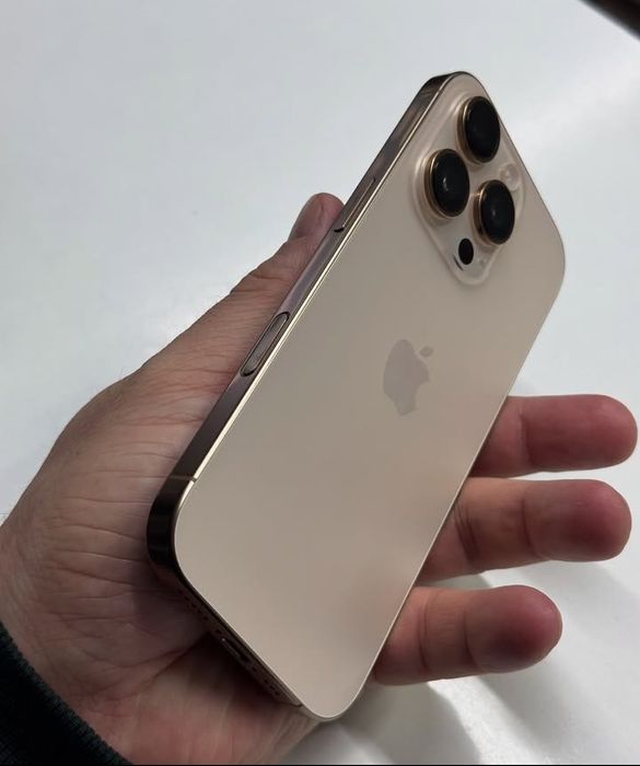 Продам телефон iPhone 16 Pro