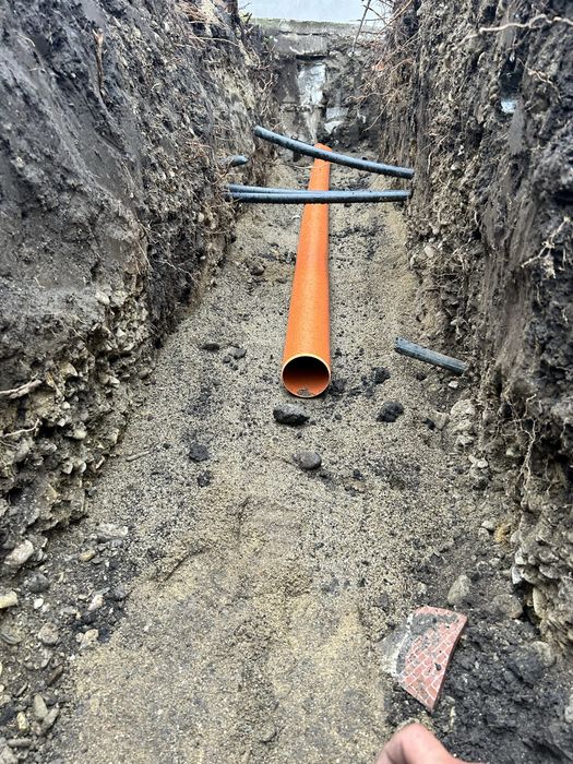 Lucrari profesionale excavator 3.8 t