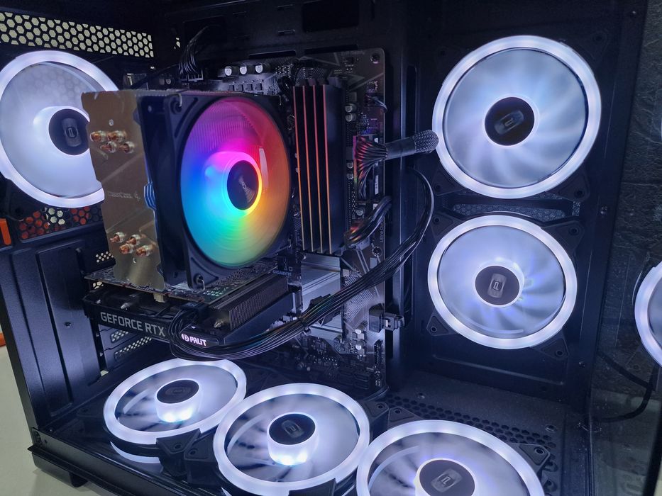 Core i7, 32gb ram, rtx 3050