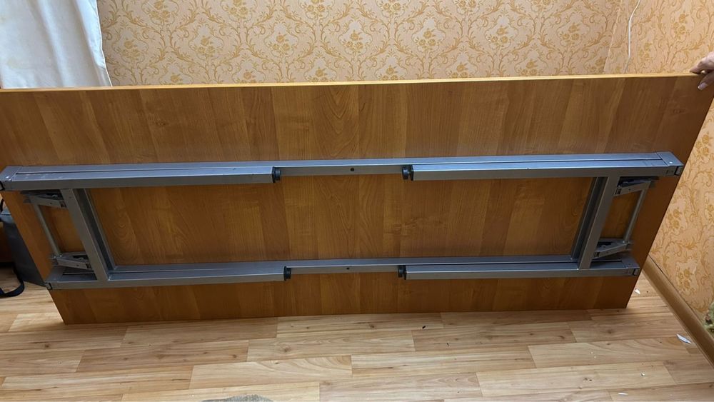 Раскладной  стол.