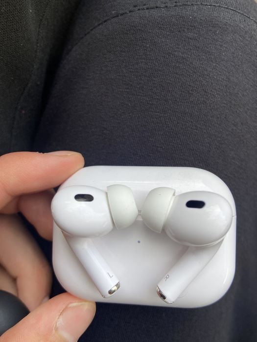 AirPods Pro с чехлом