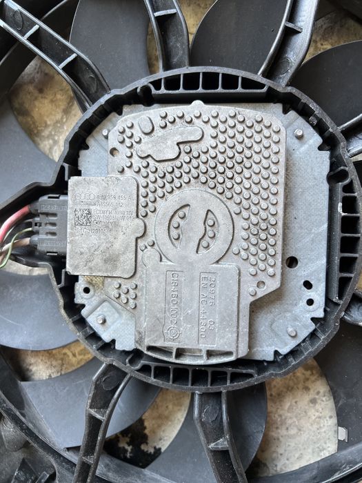 Перки с дифузьор радиатори за Audi A5 S5 A6 4g A8 Q5  2013г+ 4H0959455