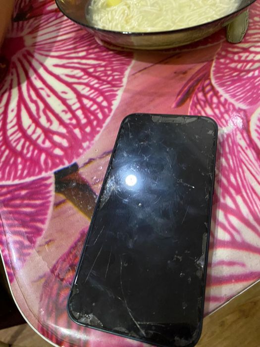 Продам айфон 14