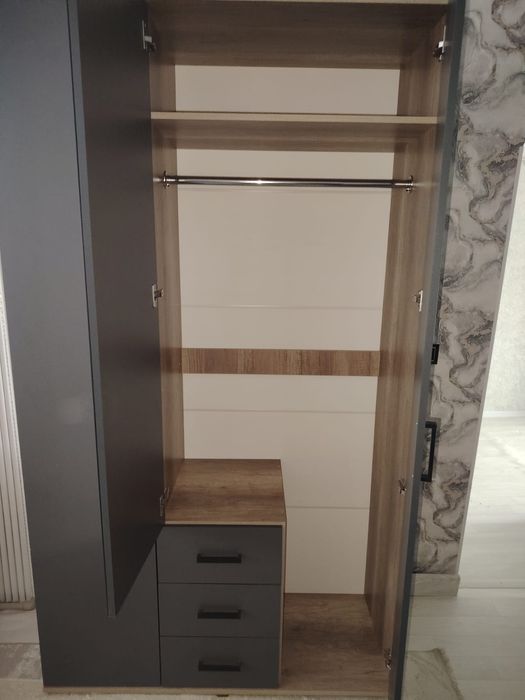 Срочно продам шкаф