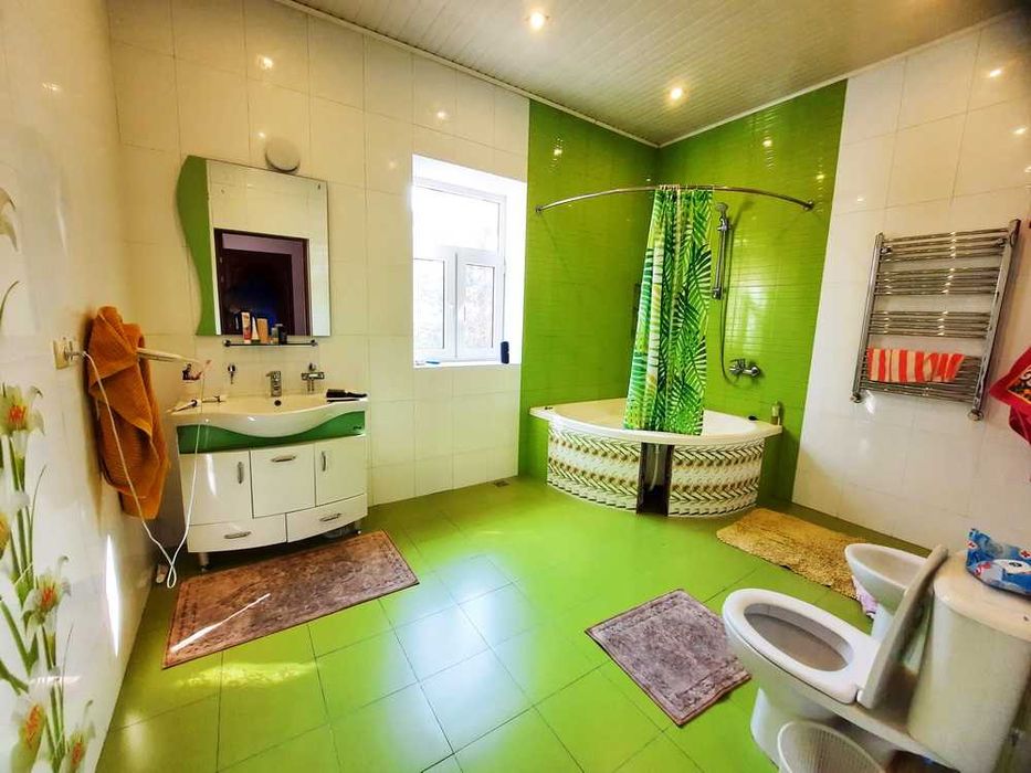 Продаётся Евродом 7 соток на метро Буюк ипак Йули (Академгородок)