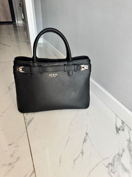 FURLA и GUESS дамски черни чанти