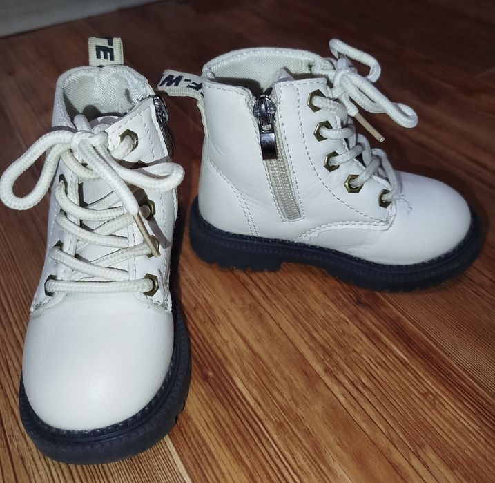 Ботинки для девочки