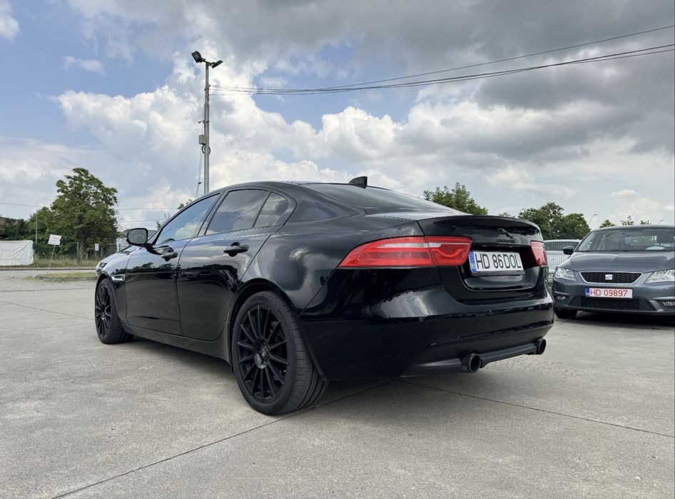 Jaguar XE  2018 2.0Benzina Automat