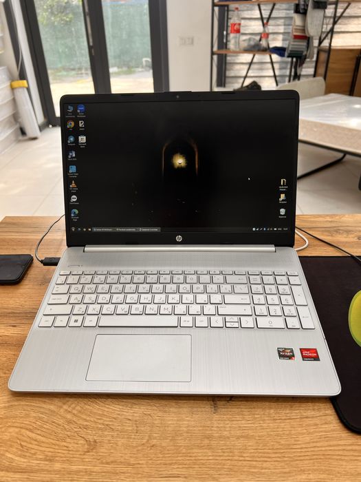 HP Laptop 15s-eq2xxx