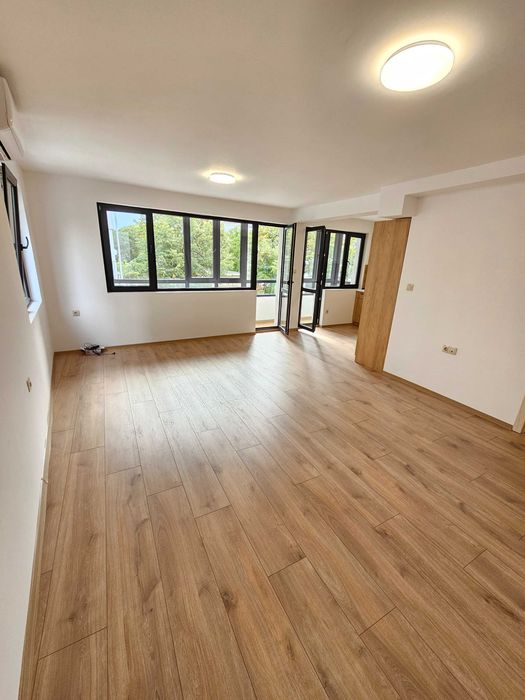 Продава се Тристаен апартамент в Варна, Център - 95 кв.м за 2315 €/кв.м - Снимка #1