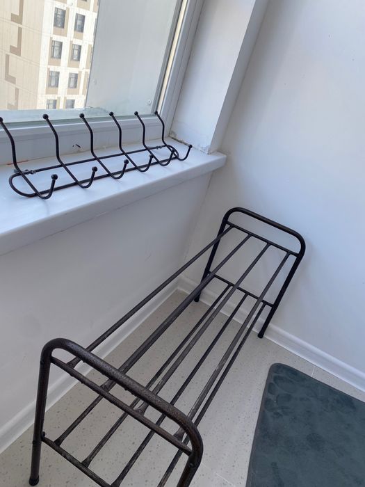 Обувница и настенная вешалка