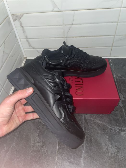 Valentino One Stud