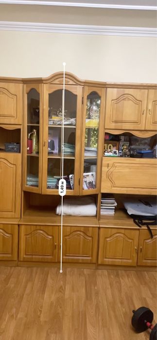 Мебель мягкая, два кресла, диван и горка в гостинную