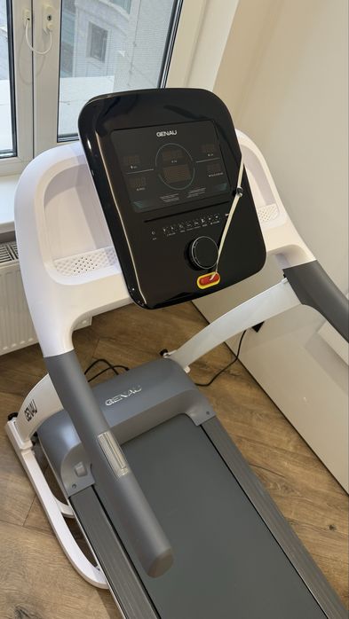 Продам беговую дорожеу Genau Airflex A8